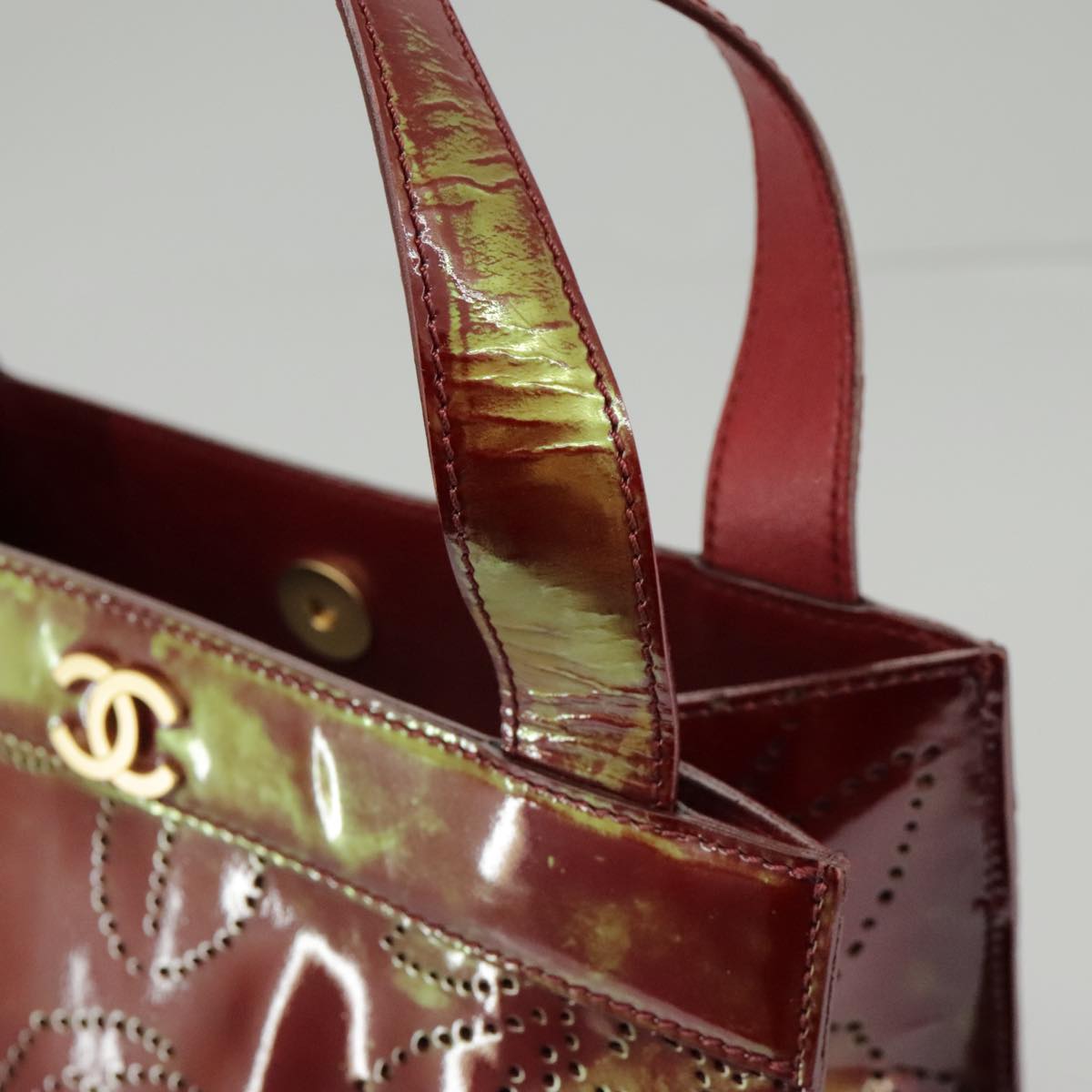 CHANEL Tote Bag Patent leather Red Gold CC Auth 97547