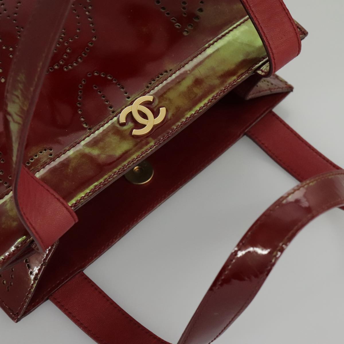 CHANEL Tote Bag Patent leather Red Gold CC Auth 97547