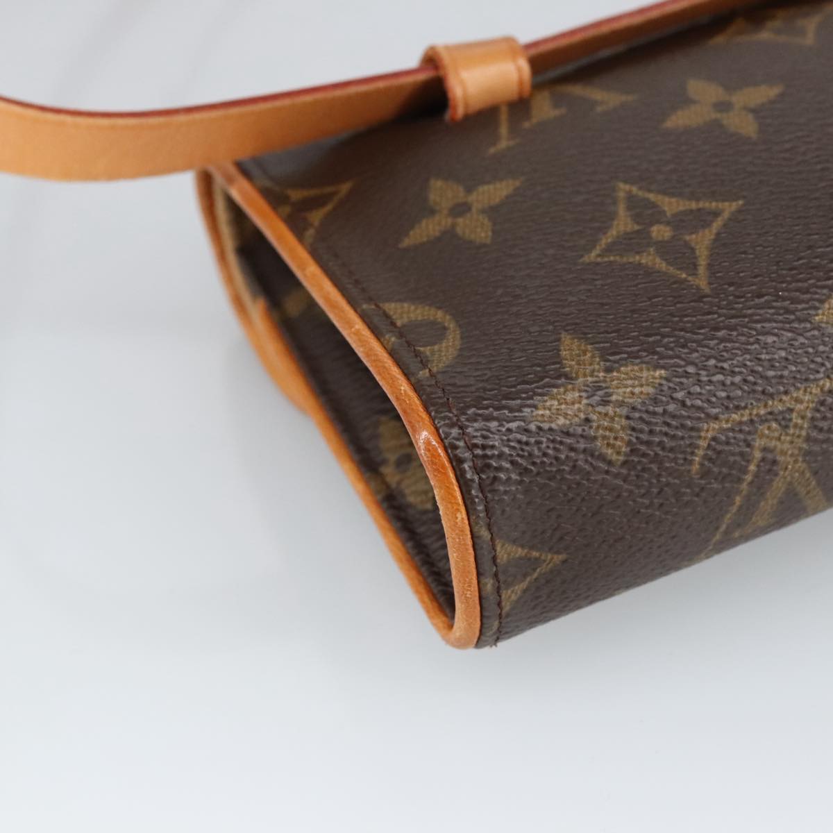 LOUIS VUITTON Monogram Pochette Florentine Waist bag M51855 LV Auth 97621