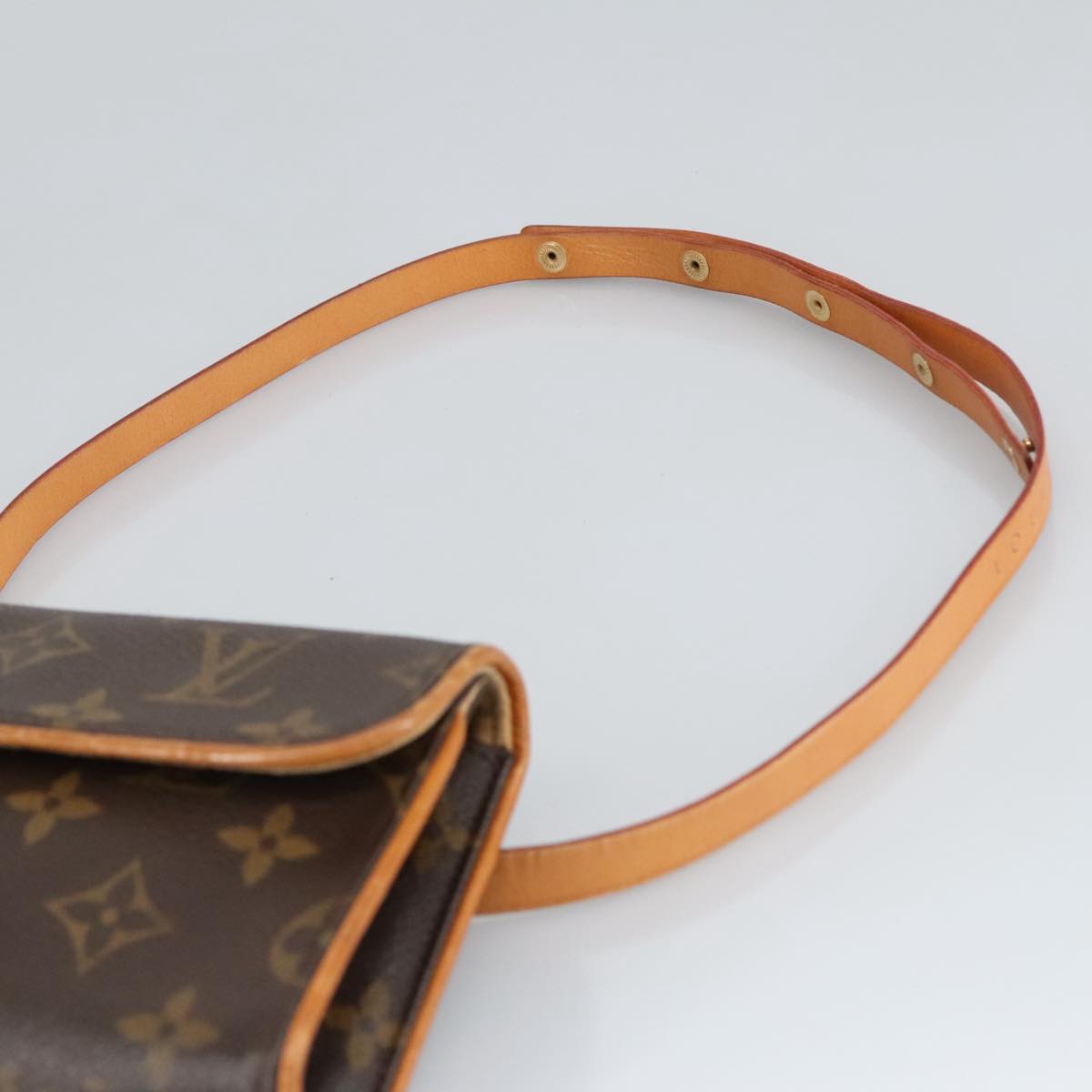 LOUIS VUITTON Monogram Pochette Florentine Waist bag M51855 LV Auth 97621