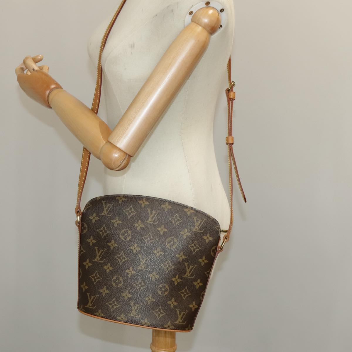 LOUIS VUITTON Monogram Drouot Shoulder Shoulder Bag M51290 LV Auth 97626