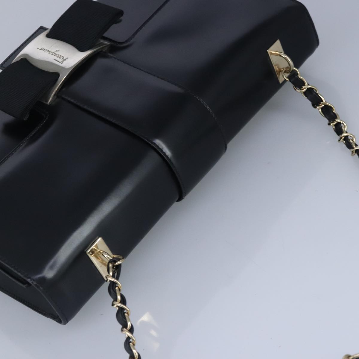 Salvatore Ferragamo Vala Chain Shoulder Bag Leather Black Gold Auth 97636