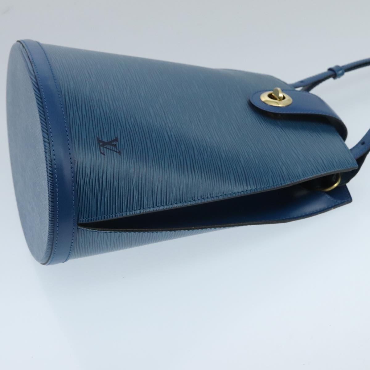 LOUIS VUITTON Epi Cluny Shoulder Bag Blue M52255 LV Auth 97727