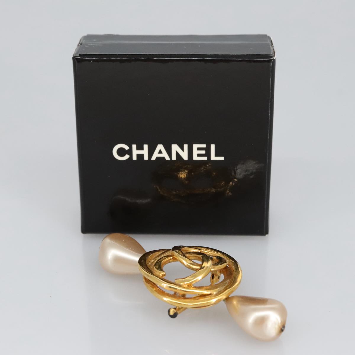 CHANEL COCO Mark Brooch metal Gold CC Auth 97757