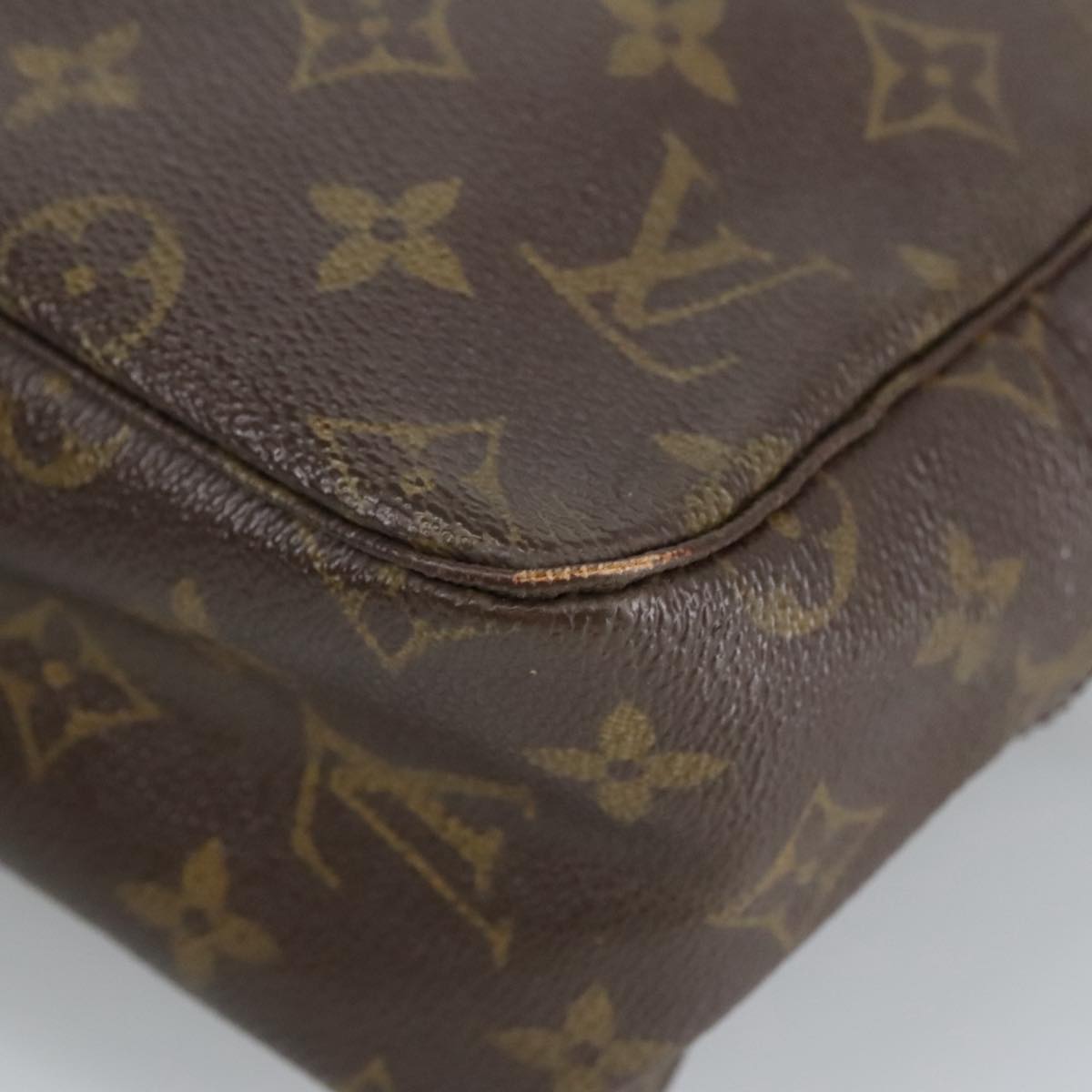 LOUIS VUITTON Monogram Trousse Toilette 28 Clutch Bag M47522 LV Auth 97852