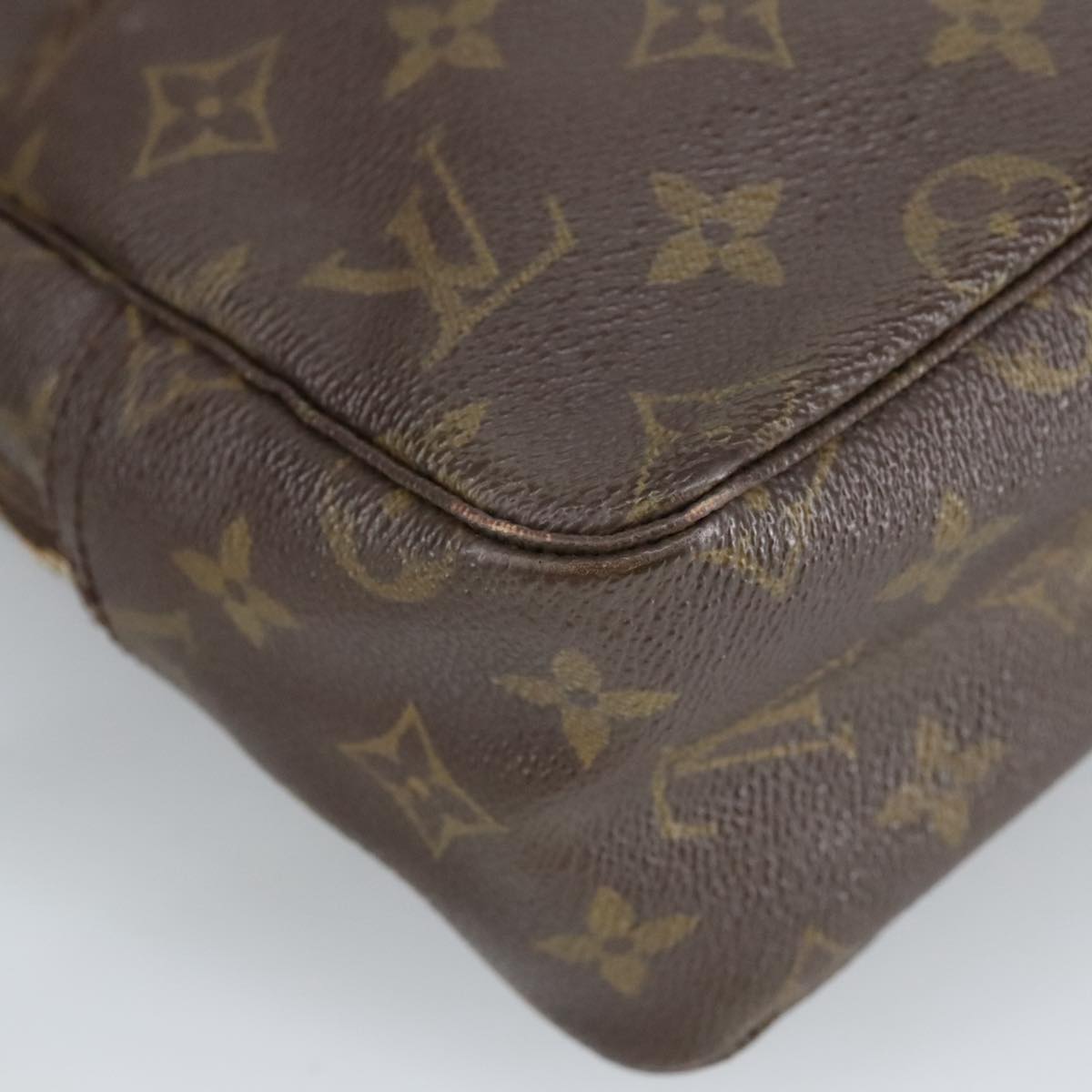 LOUIS VUITTON Monogram Trousse Toilette 28 Clutch Bag M47522 LV Auth 97852