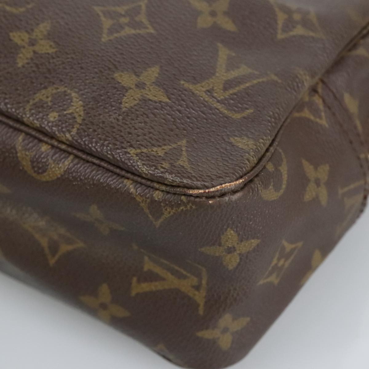 LOUIS VUITTON Monogram Trousse Toilette 28 Clutch Bag M47522 LV Auth 97852