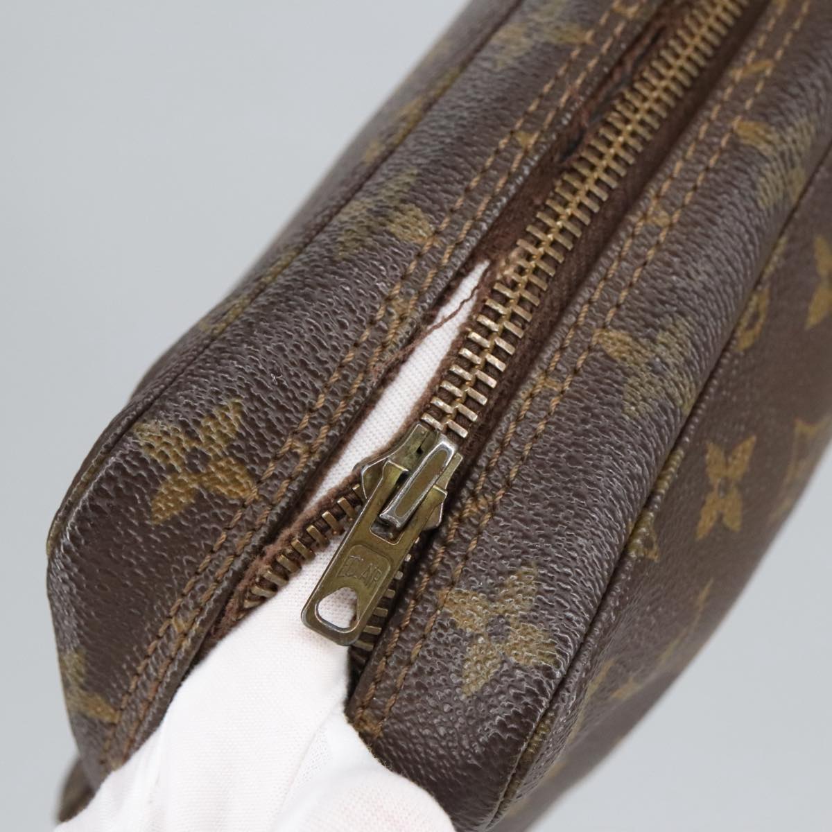 LOUIS VUITTON Monogram Trousse Toilette 23 Clutch Bag M47524 LV Auth 97856