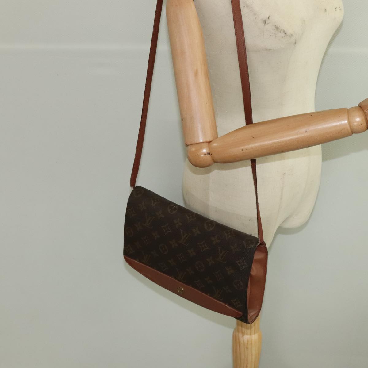 LOUIS VUITTON Monogram Bordeaux 27 Shoulder Bag M51797 LV Auth 98042