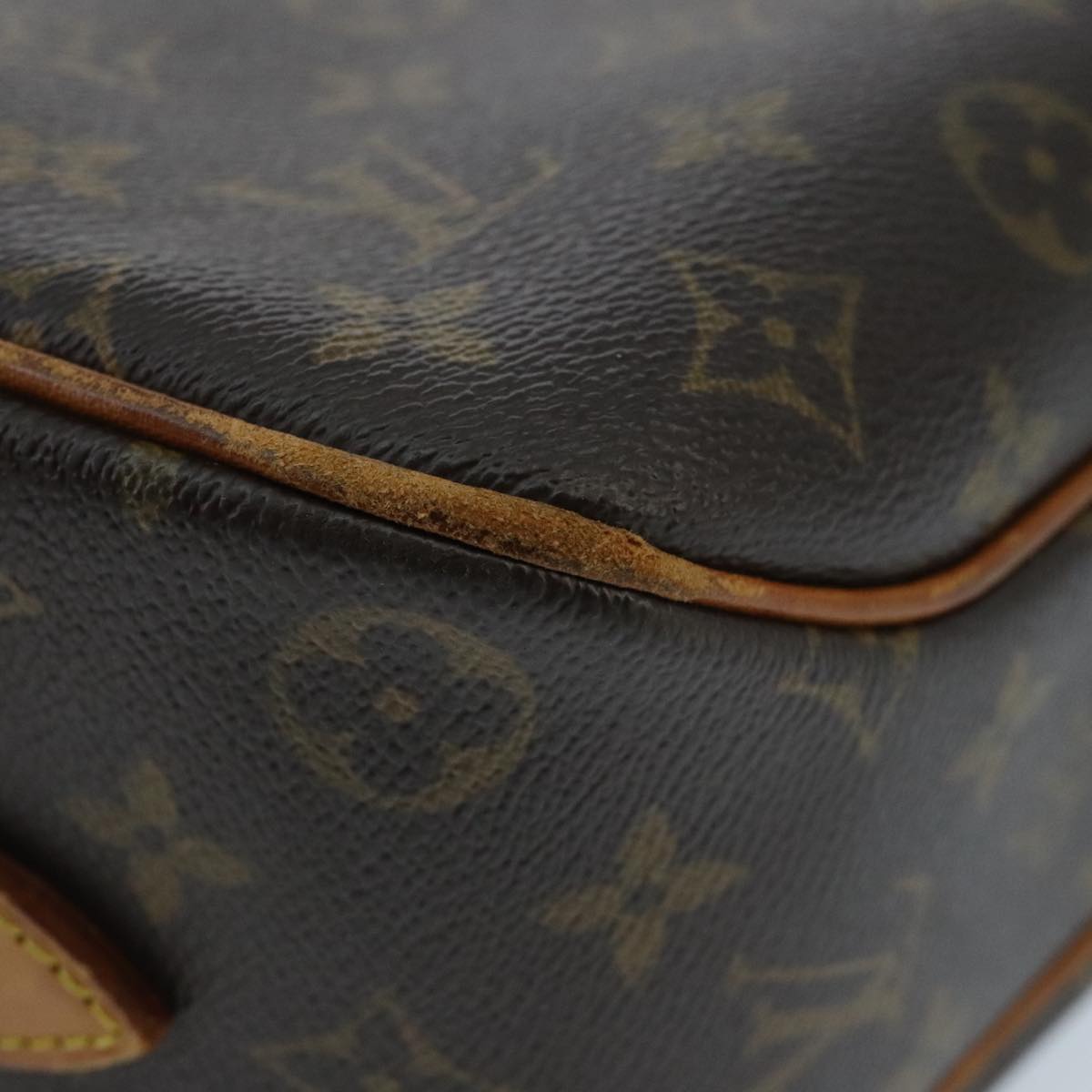 LOUIS VUITTON Monogram Blois Shoulder Bag M51221 LV Auth 98070