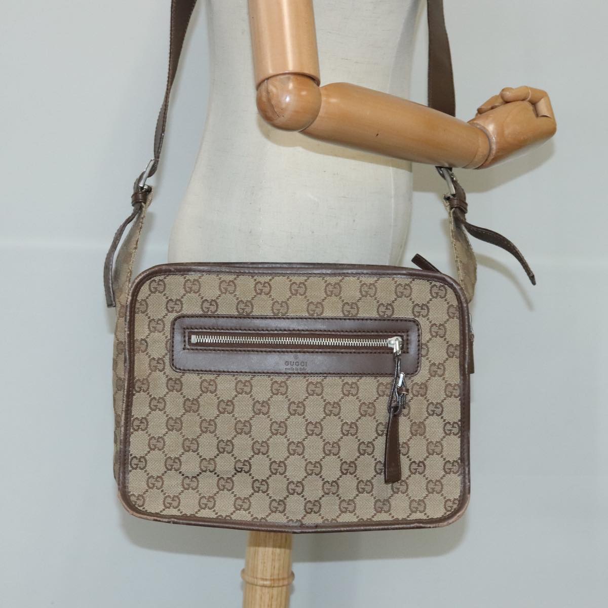 GUCCI GG Canvas Shoulder Bag Beige Silver 92555 Auth 98087