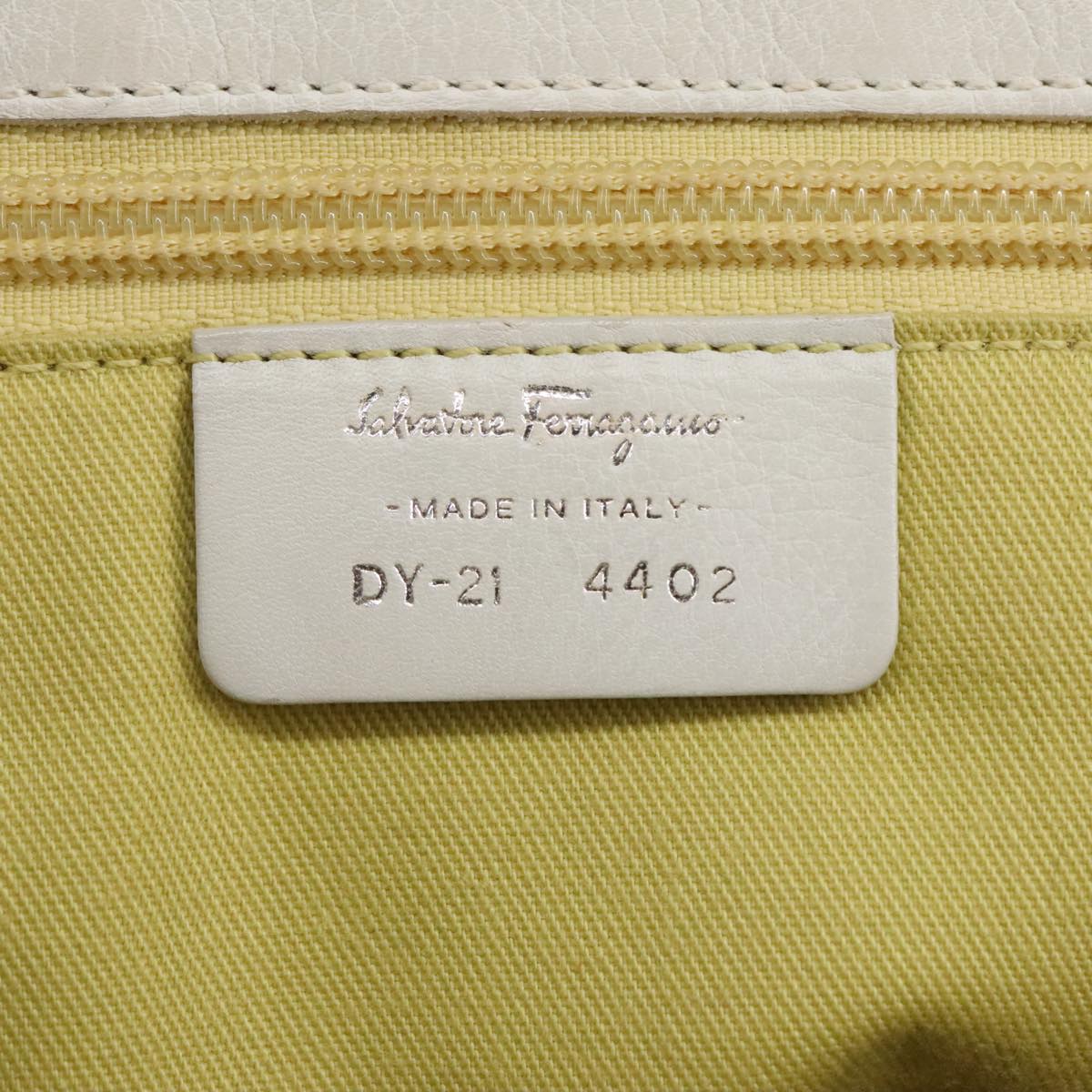 Salvatore Ferragamo Gancini Shoulder Bag Leather White Silver Auth 98118