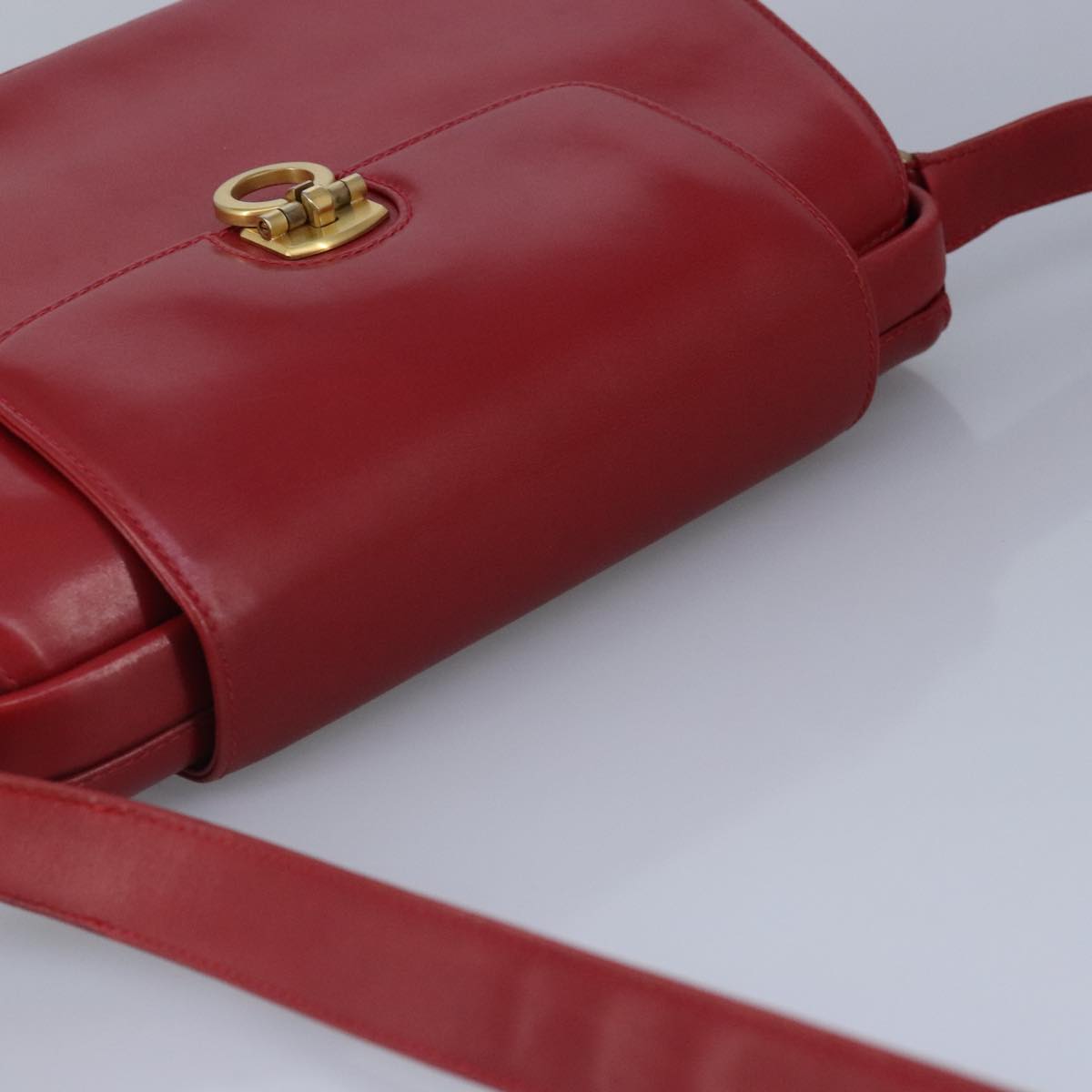 GUCCI Shoulder Bag Leather Red Gold Auth 98126