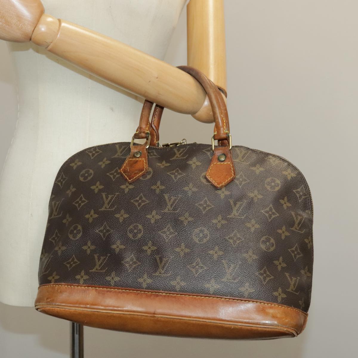 LOUIS VUITTON Monogram Alma Hand Bag M51130 LV Auth 98201