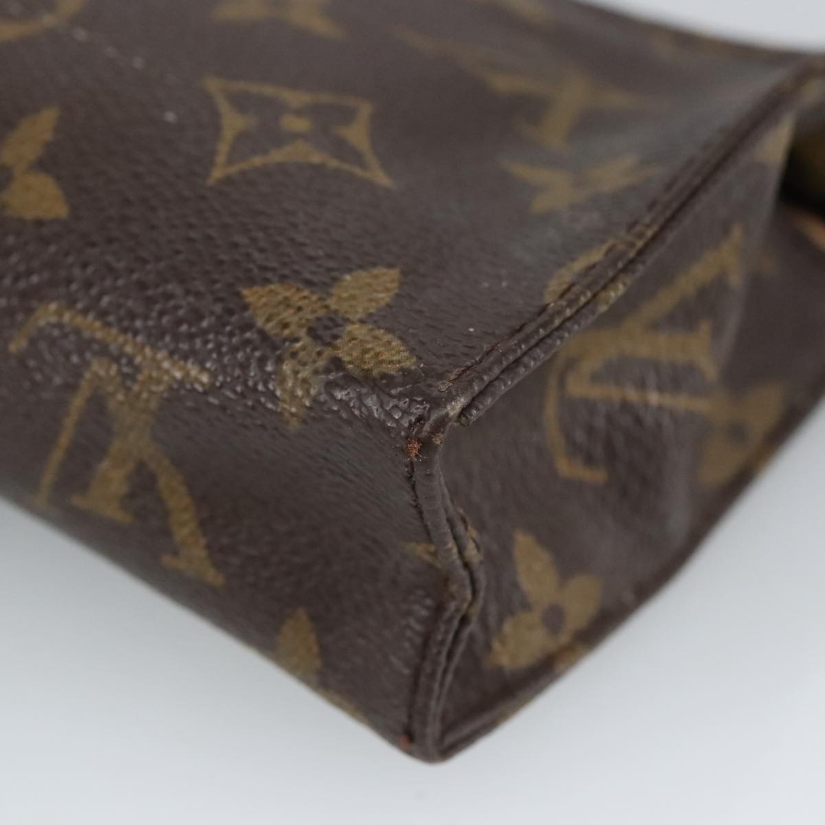 LOUIS VUITTON Monogram Poche Toilette 15 Pouch M47546 LV Auth 98202