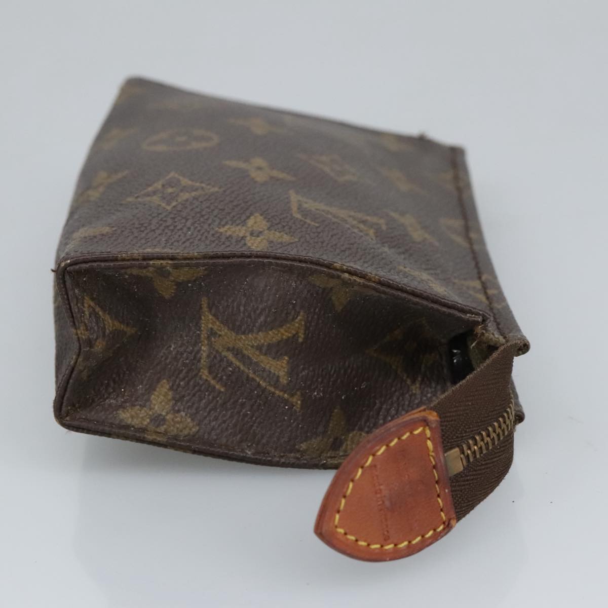 LOUIS VUITTON Monogram Poche Toilette 15 Pouch M47546 LV Auth 98202