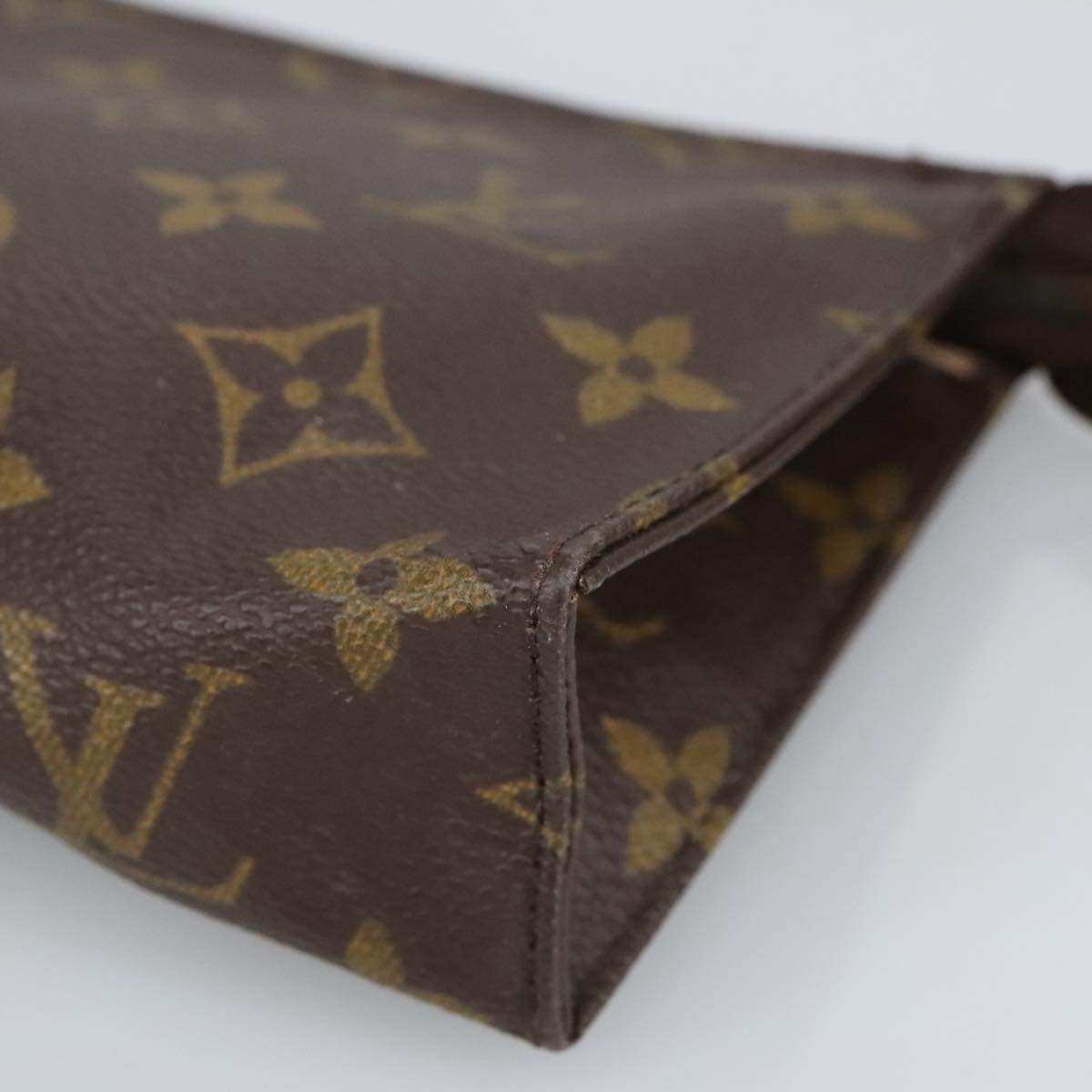 LOUIS VUITTON Monogram Poche Toilette 15 Pouch M47546 LV Auth 98203