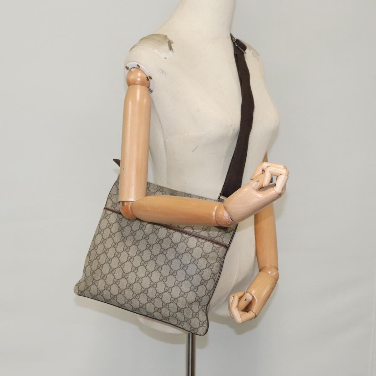 GUCCI GG Supreme Shoulder Bag PVC Beige Silver 141626 Auth 98221