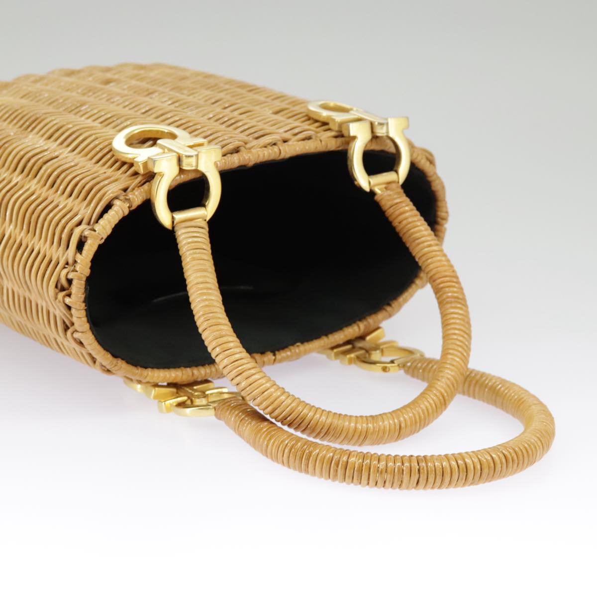 Salvatore Ferragamo Gancini Hand Bag Raffia Beige Gold Auth 98222A