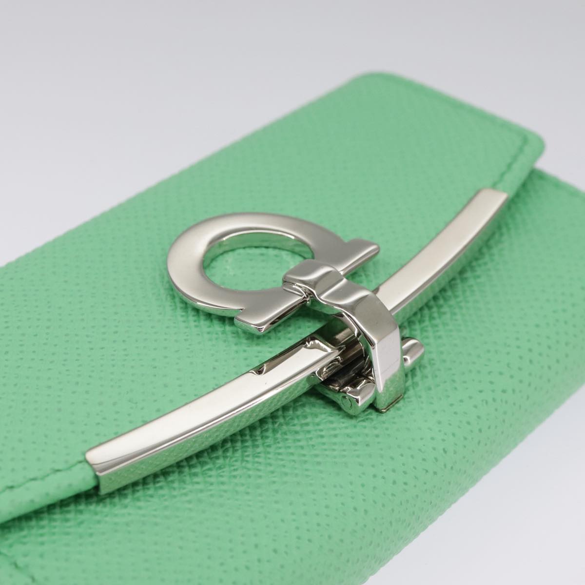 Salvatore Ferragamo Gancini Key Case Leather Peppermint Auth 98227