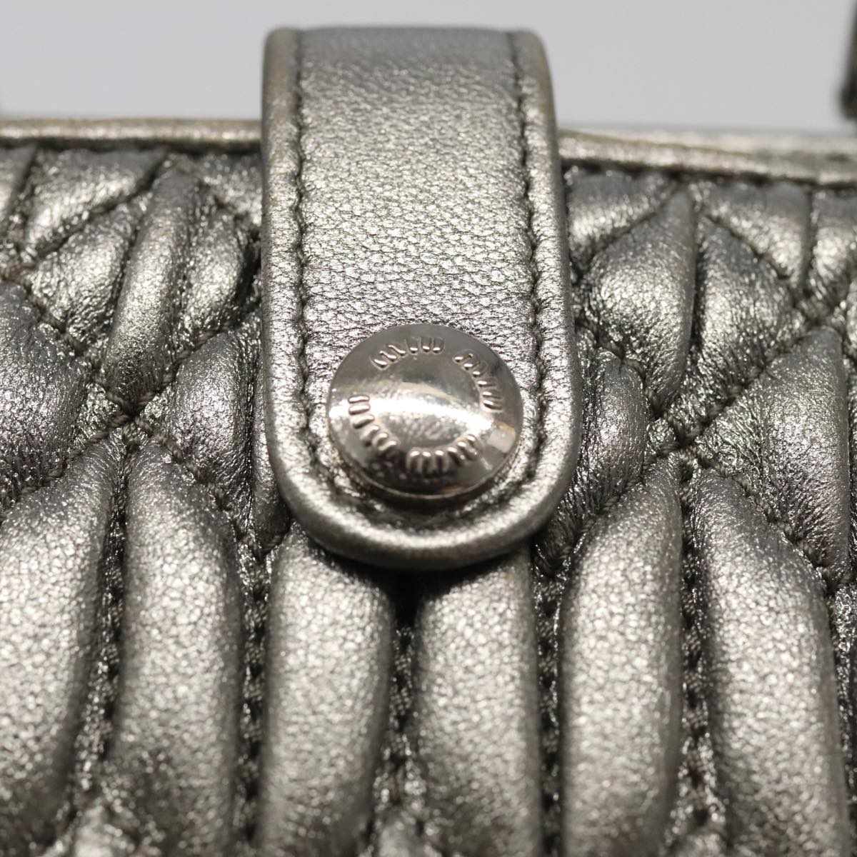 Miu Miu Matelasse Chain Shoulder Bag Leather Silver Auth 98282