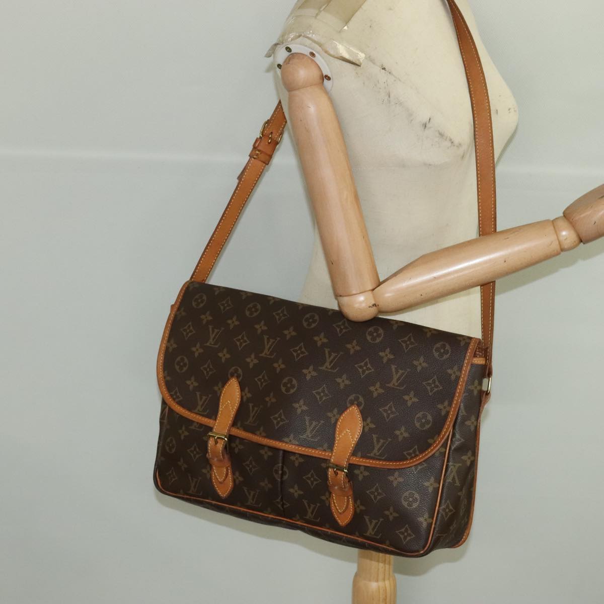 LOUIS VUITTON Monogram Gibeciere GM Shoulder Bag M42246 LV Auth 98294