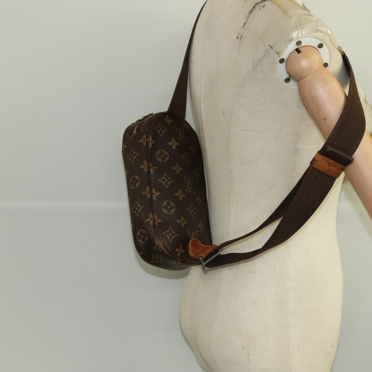 LOUIS VUITTON Monogram Pochette Gange Shoulder Bag M51870 LV Auth 98337