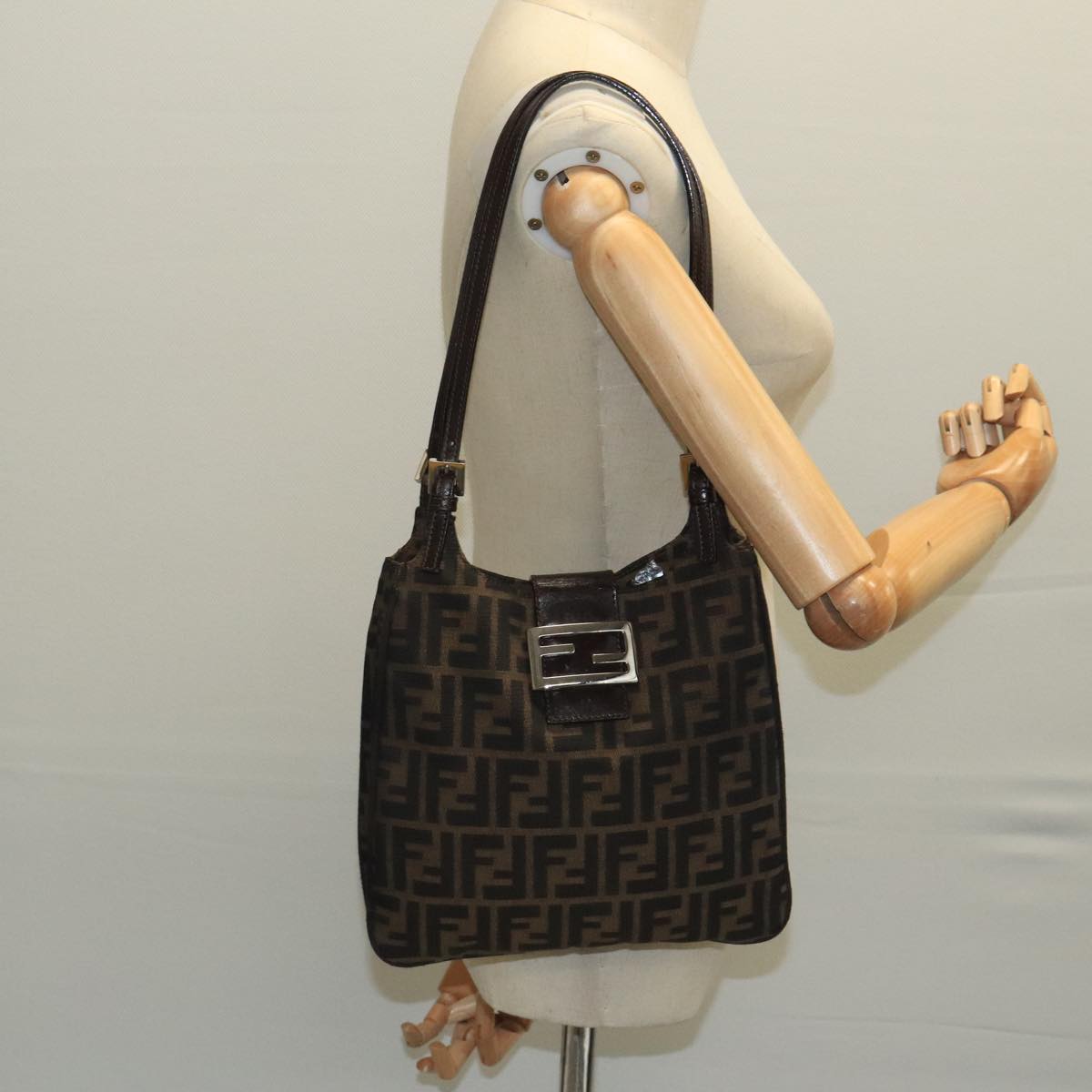 FENDI Zucca Canvas Mamma Baguette Shoulder Bag Brown Black Silver Auth 98344