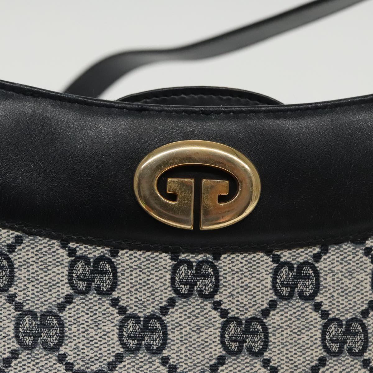 GUCCI GG Supreme Shoulder Bag PVC Leather Navy Gold Auth 98370