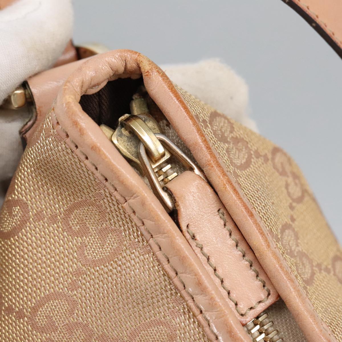 GUCCI GG Canvas Shoulder Bag Pink Gold 131326 Auth 98450