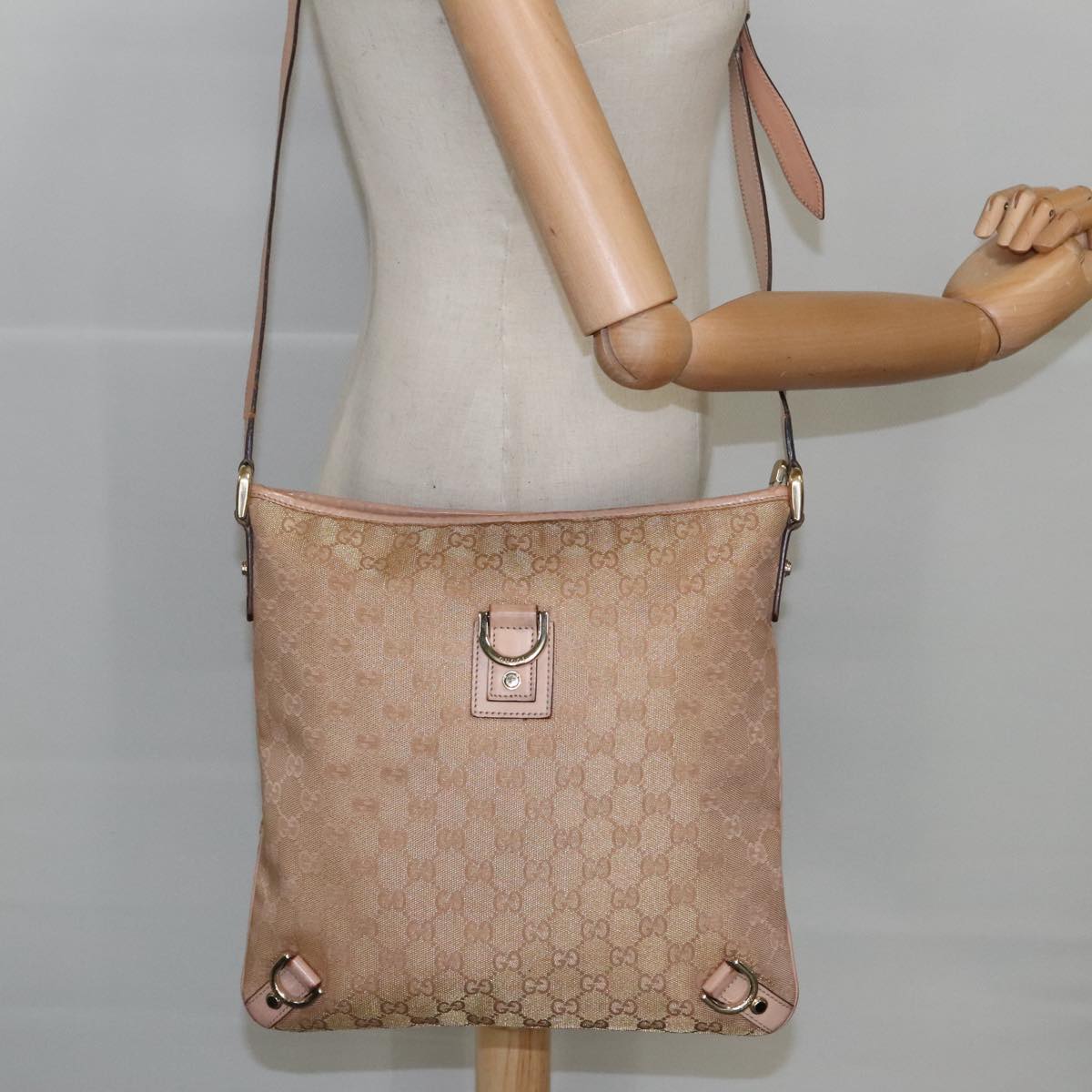 GUCCI GG Canvas Shoulder Bag Pink Gold 131326 Auth 98450