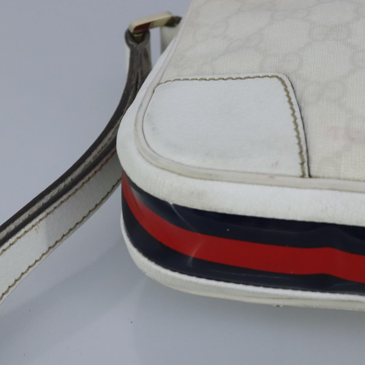 GUCCI Sherry Line Clutch Bag PVC Leather White Gold Red 152599 Auth 98453