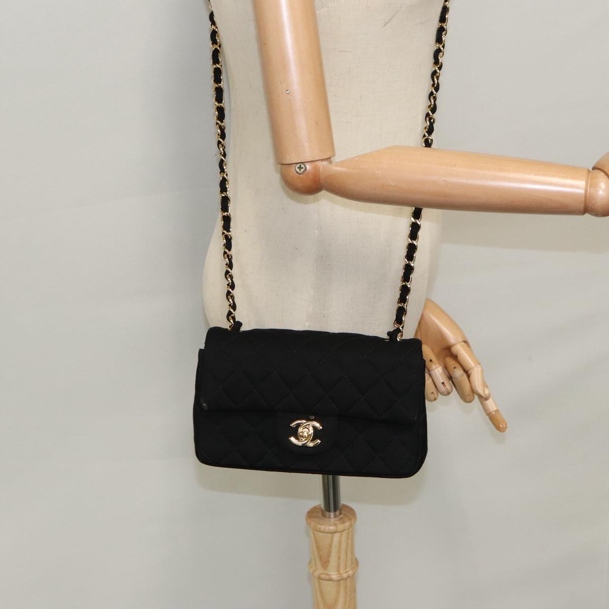 CHANEL Matelasse Chain Shoulder Bag Cotton Black Gold CC Auth 98531