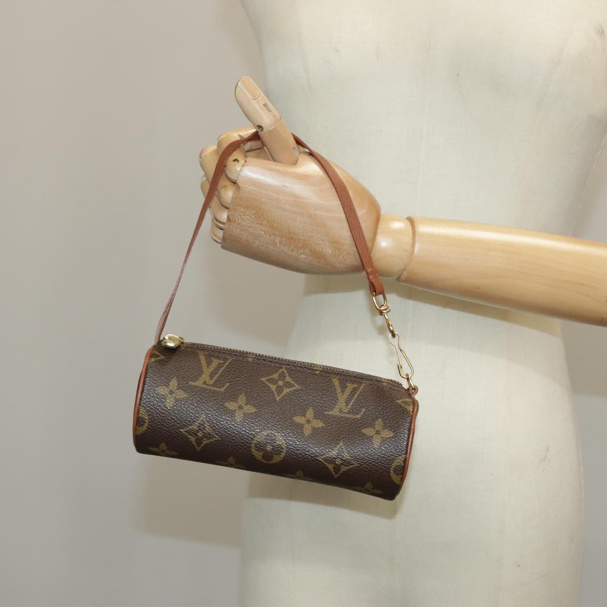 LOUIS VUITTON Monogram Papillon Pouch LV Auth 98550