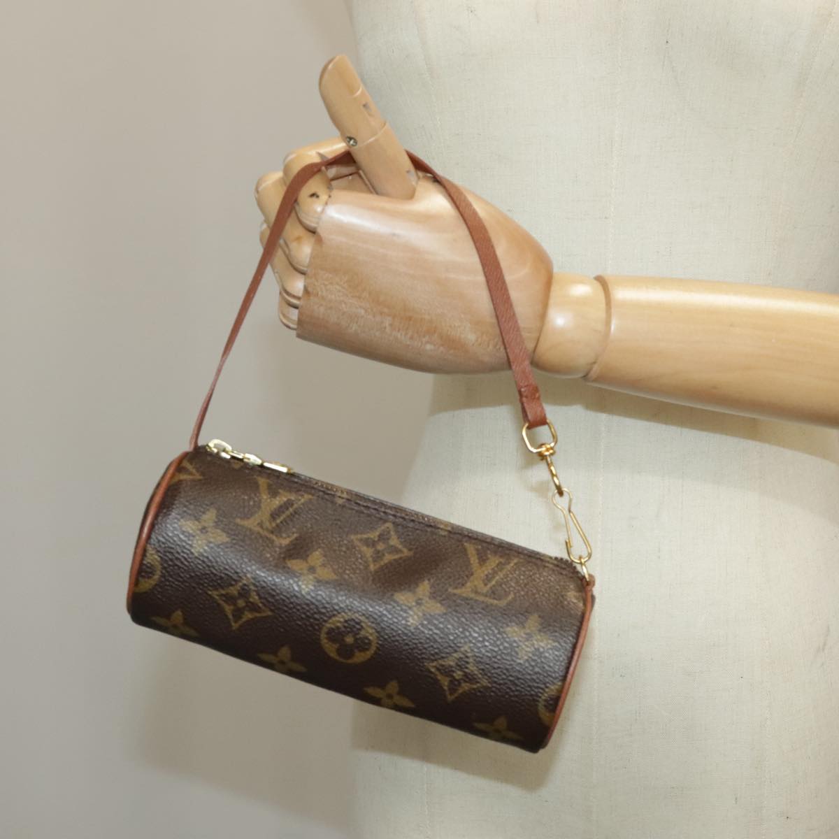 LOUIS VUITTON Monogram Papillon Pouch LV Auth 98557