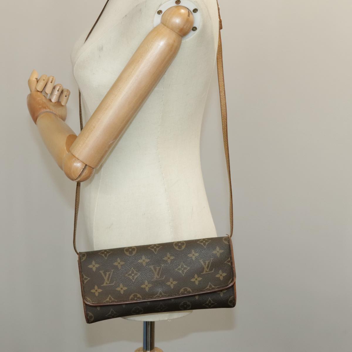 LOUIS VUITTON Monogram Pochette Twin GM Shoulder Bag M51852 LV Auth 98583