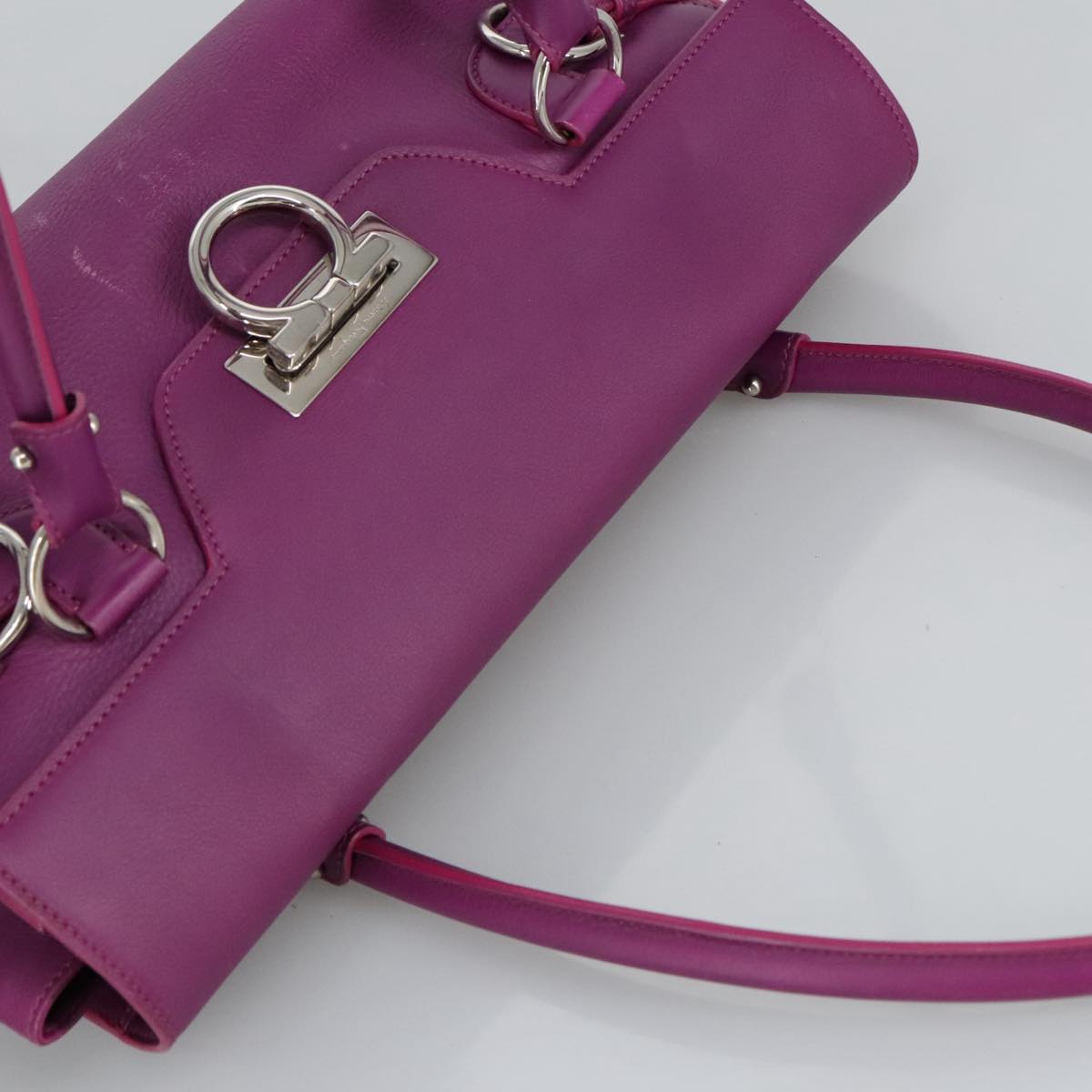 Salvatore Ferragamo Gancini Shoulder Bag Leather Purple Silver Auth 98651