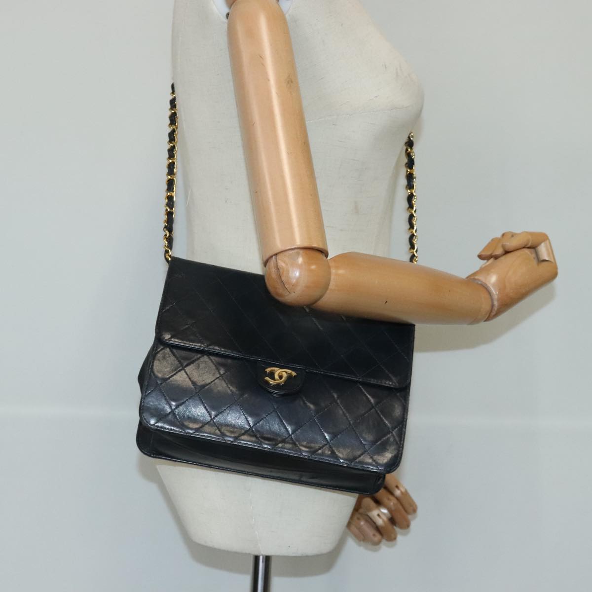 CHANEL Matelasse Chain Shoulder Bag Lamb Skin Black Gold CC Auth 98673