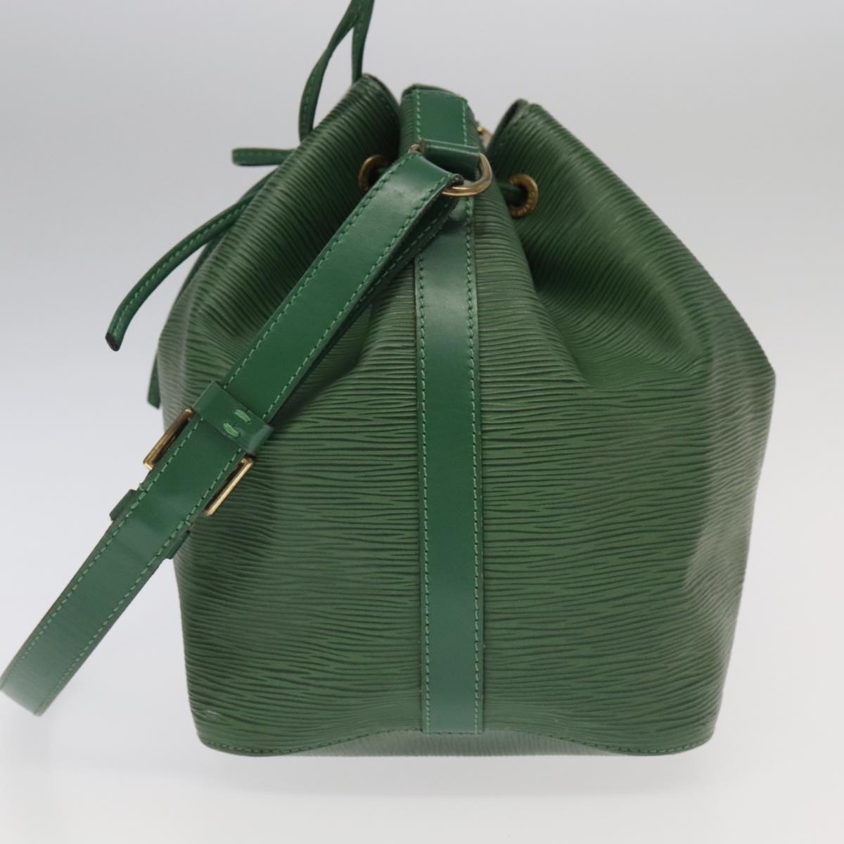 LOUIS VUITTON Epi Petit Noe Shoulder Bag Green M44102 LV Auth 98680