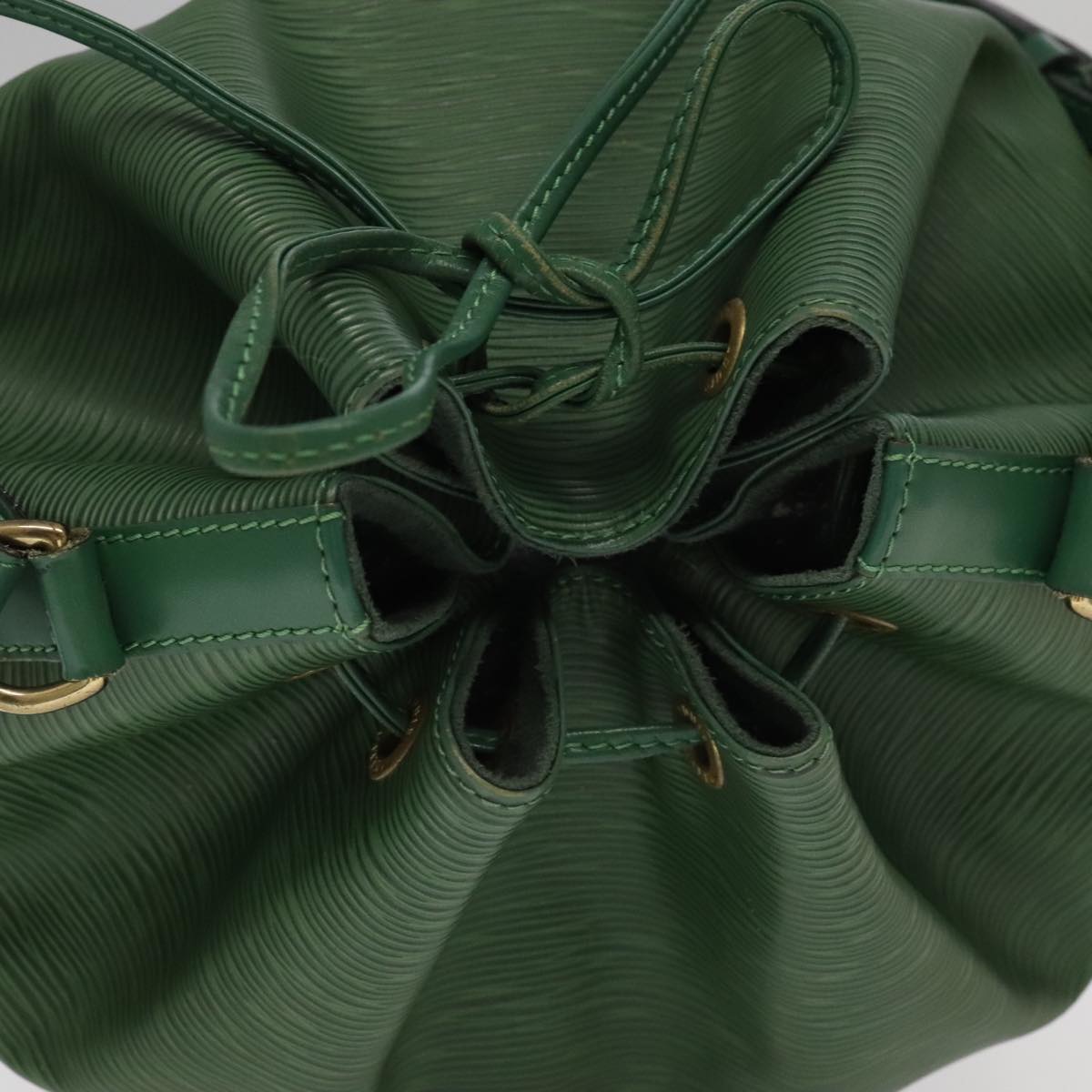 LOUIS VUITTON Epi Petit Noe Shoulder Bag Green M44102 LV Auth 98680