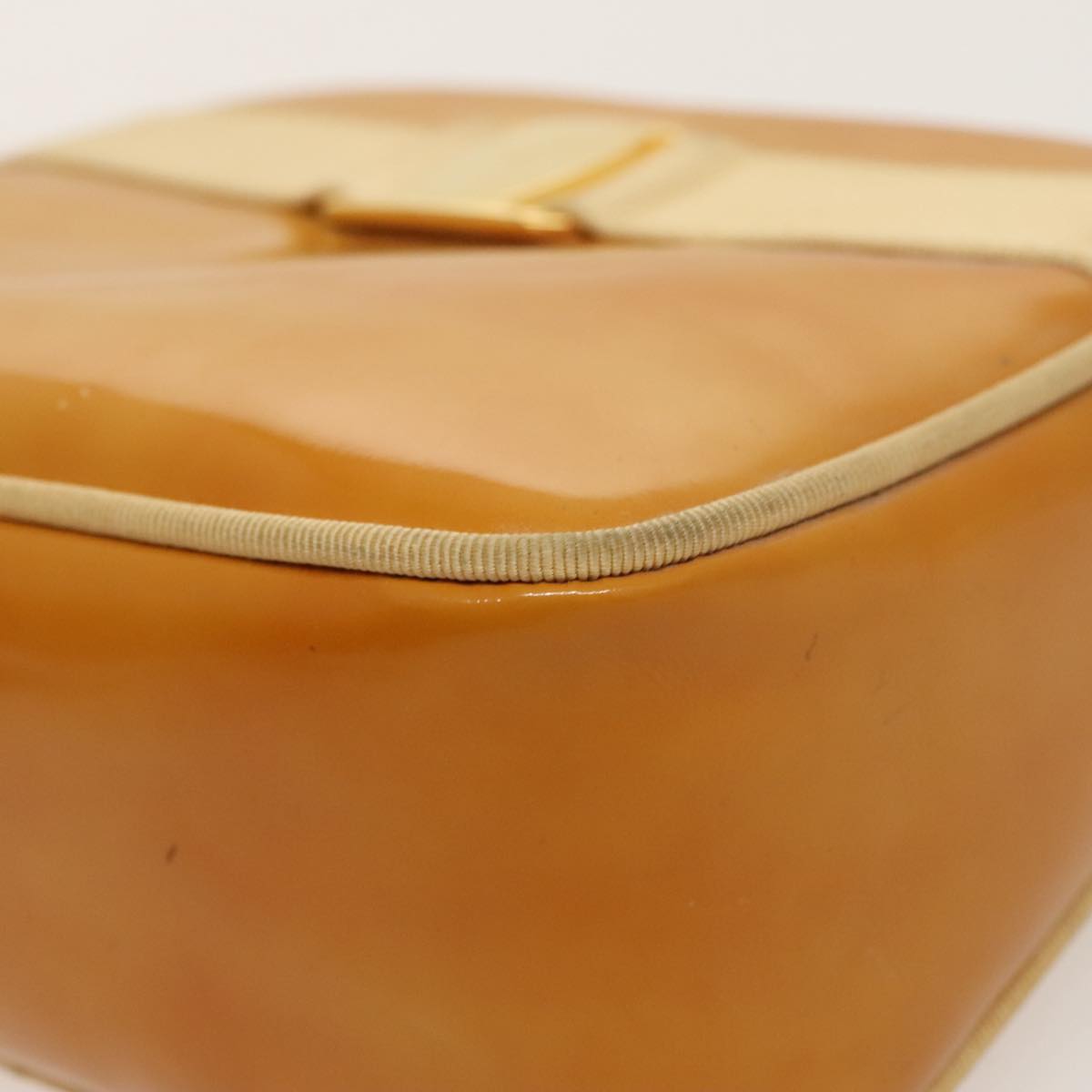 Salvatore Ferragamo Shoulder Bag Patent leather Gold Beige Auth 98765