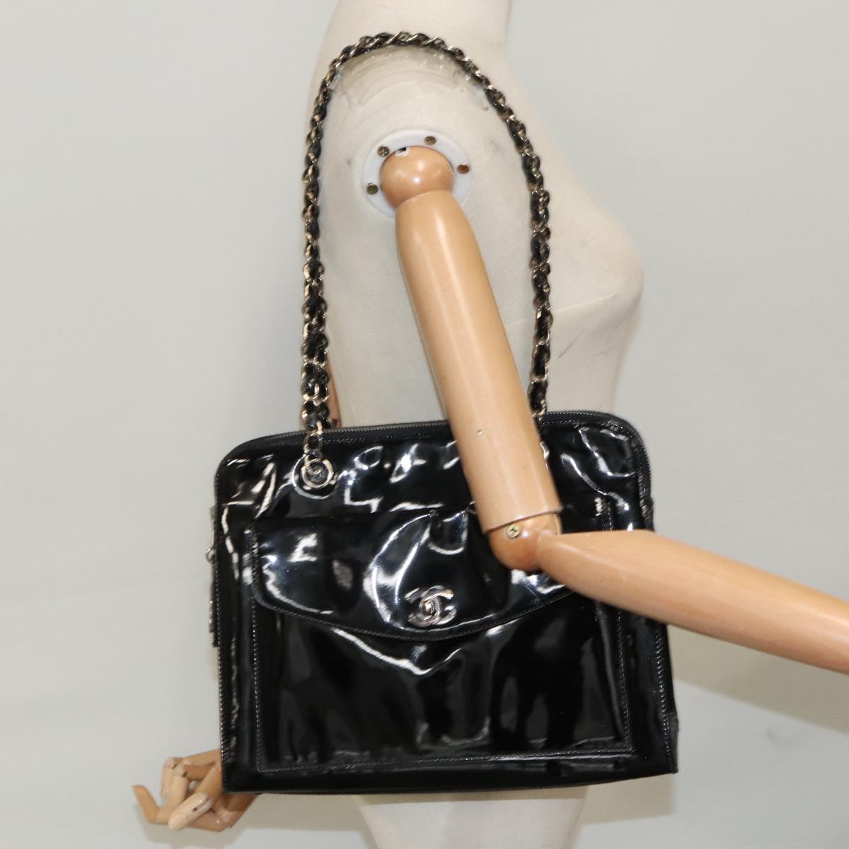 CHANEL Chain Shoulder Bag Enamel Black Silver CC Auth 98812