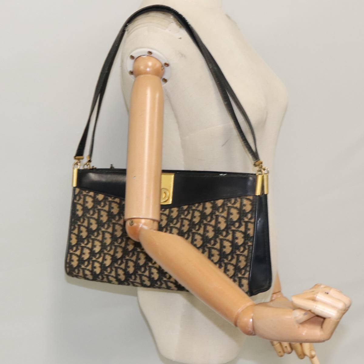 Christian Dior Trotter Canvas Shoulder Bag Beige Navy Gold Auth 98818