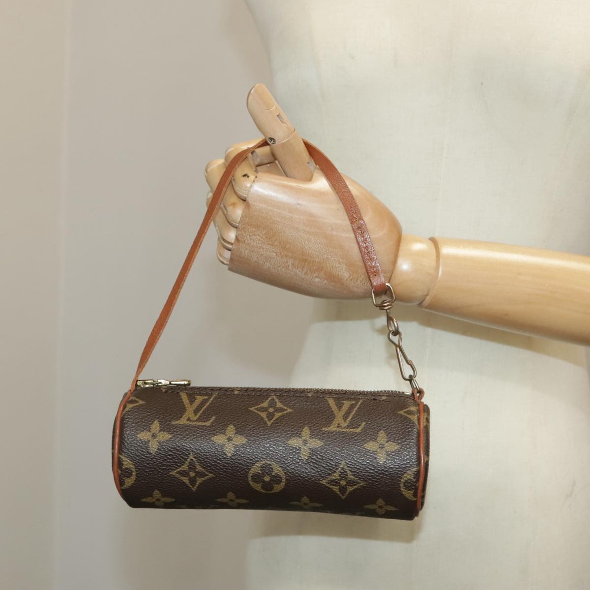 LOUIS VUITTON Monogram Papillon Pouch LV Auth 98885