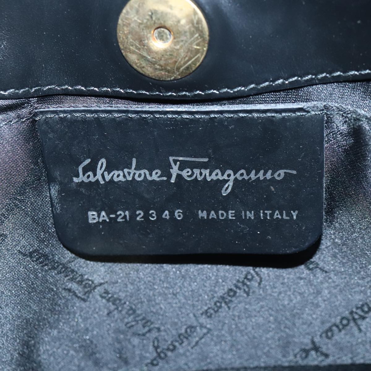 Salvatore Ferragamo Gancini Shoulder Bag Leather Black Gold Auth 98919