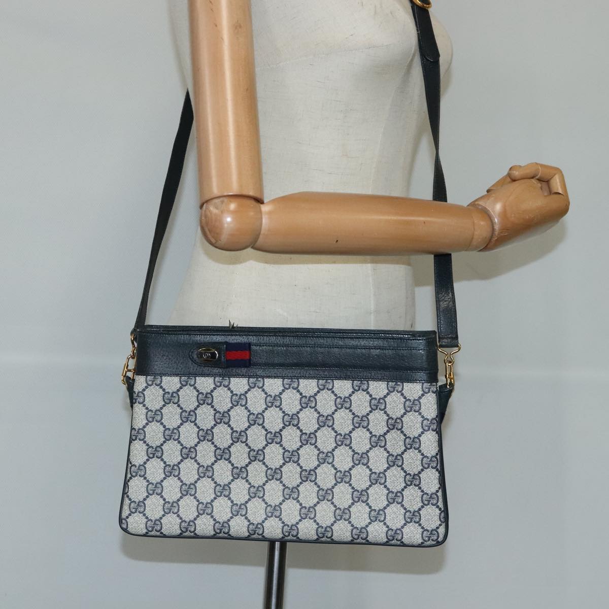 GUCCI GG Supreme Sherry Line Shoulder Bag PVC Navy Gold Auth 98968