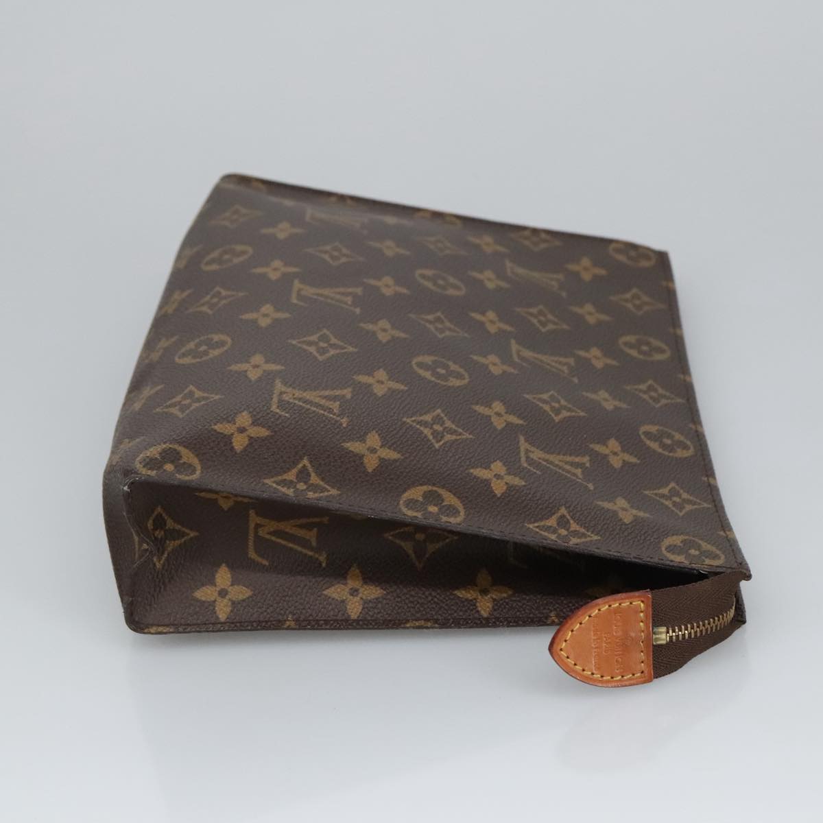 LOUIS VUITTON Monogram Poche Toilette 26 Pouch M47542 LV Auth 99011