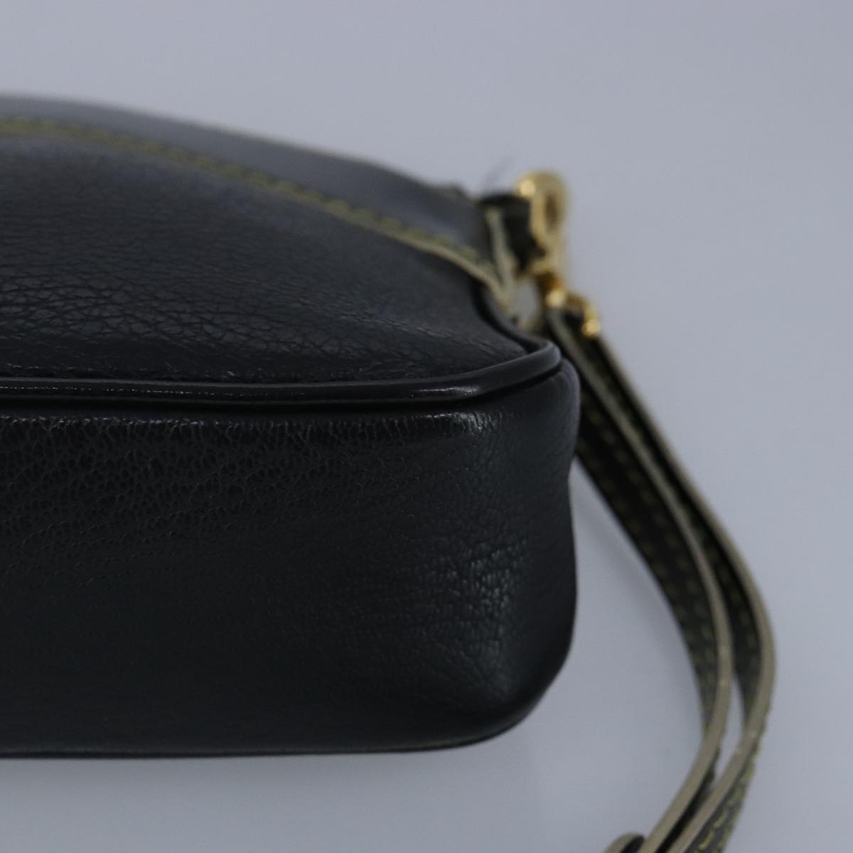 LOUIS VUITTON Suhari Lockit Clutch Bag Leather Black M95628 LV Auth 99122