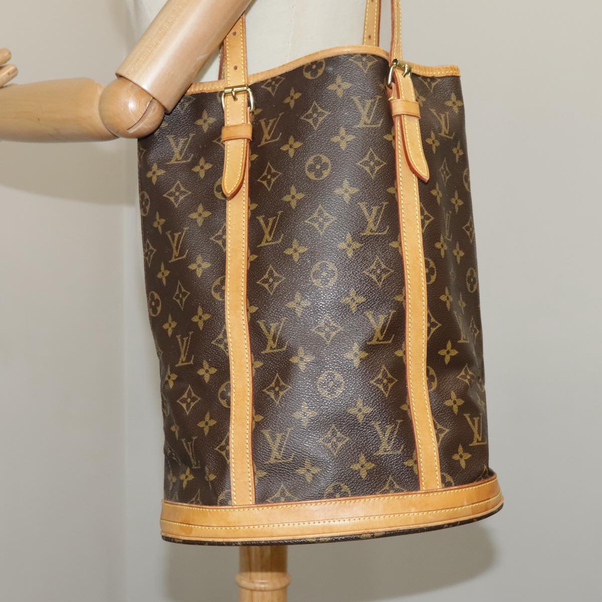 LOUIS VUITTON Monogram Bucket GM Shoulder Bag M42236 LV Auth 99296