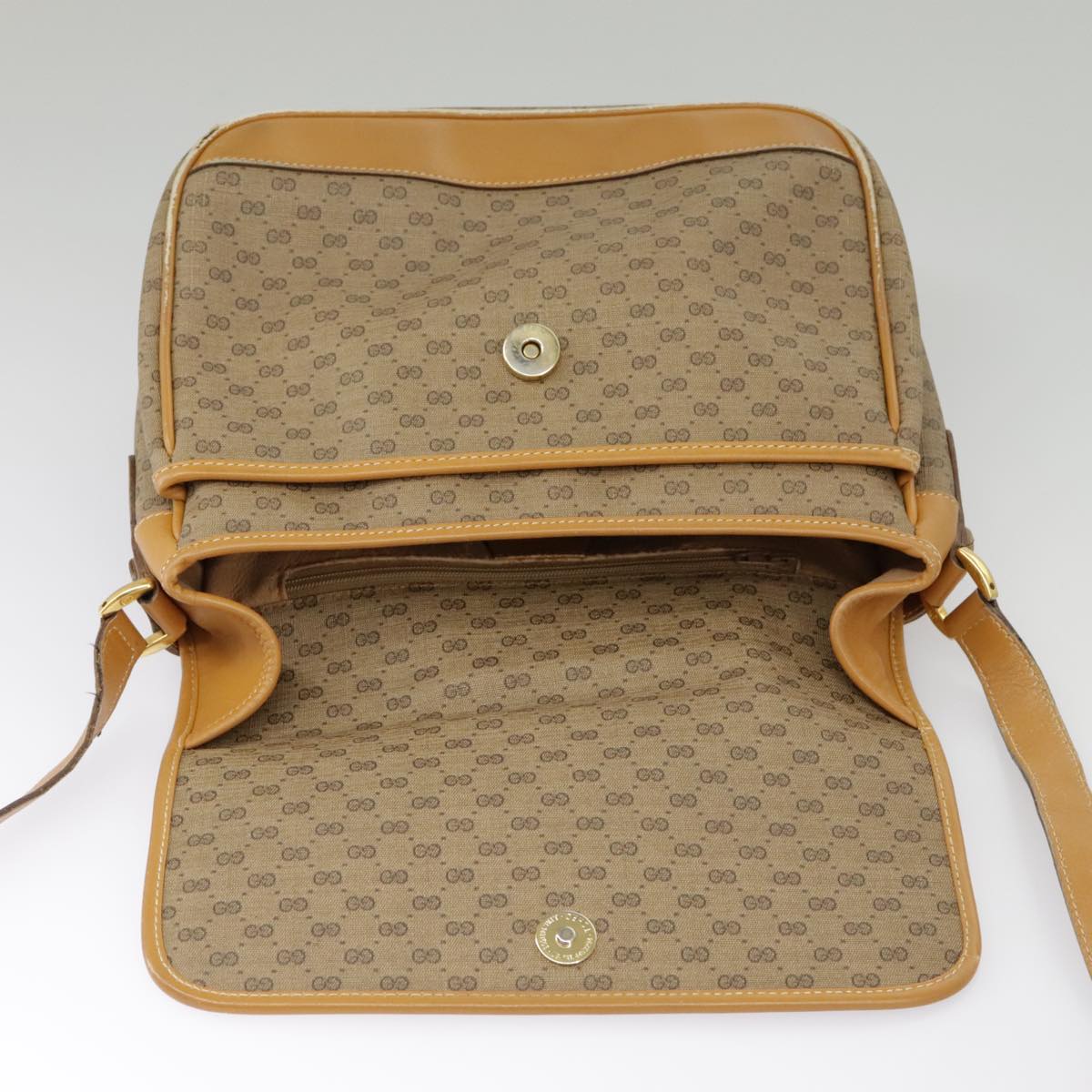 GUCCI Micro GG Supreme Shoulder Bag PVC Beige Gold Auth 99301